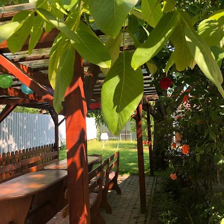 Jesolo Apartmanhaz Balatonkeresztúr Buitenkant foto
