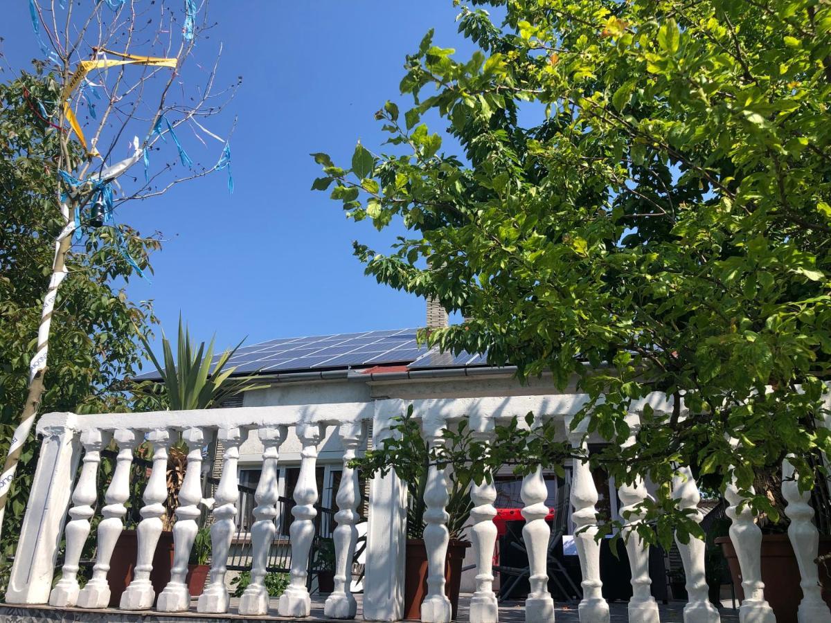 Jesolo Apartmanhaz Balatonkeresztúr Buitenkant foto