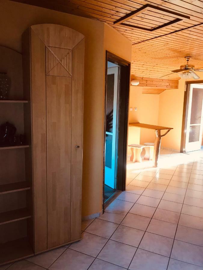 Jesolo Apartmanhaz Balatonkeresztúr Buitenkant foto